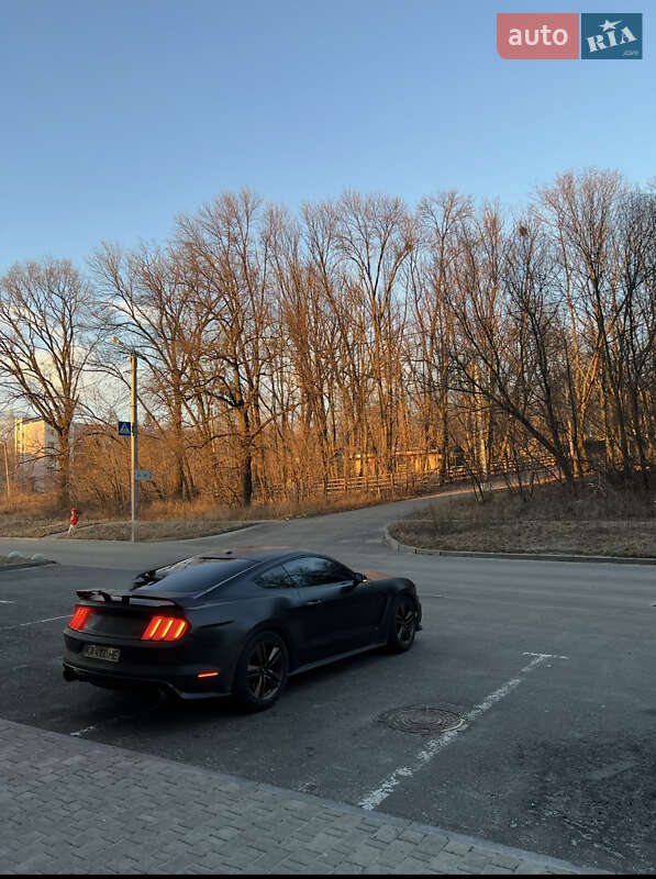 Купе Ford Mustang 2015 в Львове