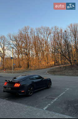 Купе Ford Mustang 2015 в 