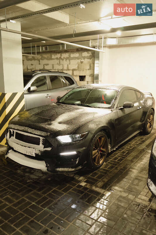 Купе Ford Mustang 2015 в Львове