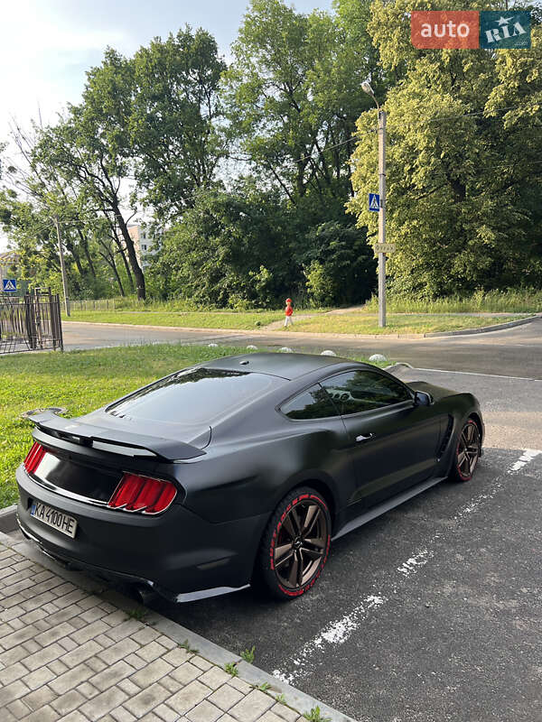 Купе Ford Mustang 2015 в Львове