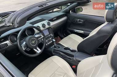 Кабриолет Ford Mustang 2019 в 