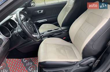 Кабриолет Ford Mustang 2019 в 