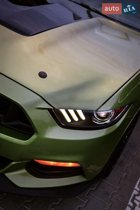 Купе Ford Mustang 2015 в Хмельницком