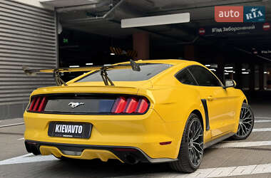 Купе Ford Mustang 2014 в 