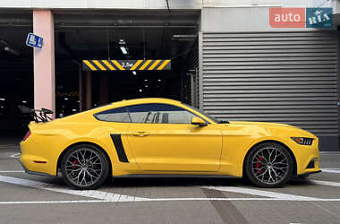 Купе Ford Mustang 2014 в 