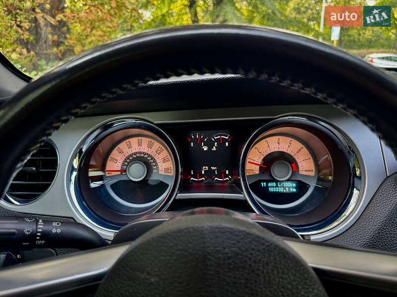 Купе Ford Mustang 2011 в Львове