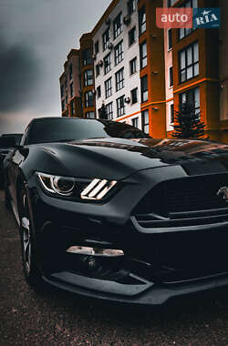 Купе Ford Mustang 2015 в 