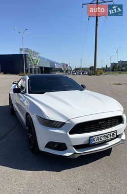 Купе Ford Mustang 2015 в 