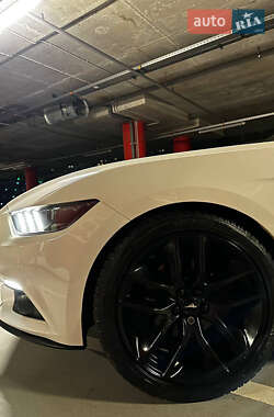 Купе Ford Mustang 2015 в 