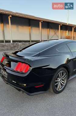 Купе Ford Mustang 2015 в 