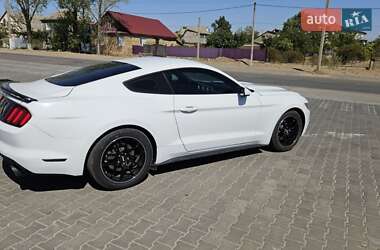 Купе Ford Mustang 2015 в 
