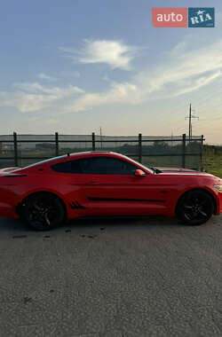 Купе Ford Mustang 2015 в 