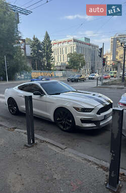 Купе Ford Mustang 2015 в 