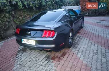 Купе Ford Mustang 2017 в 