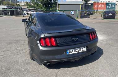 Купе Ford Mustang 2015 в 