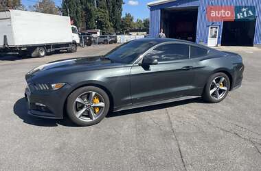 Купе Ford Mustang 2015 в 