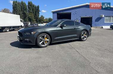 Купе Ford Mustang 2015 в 