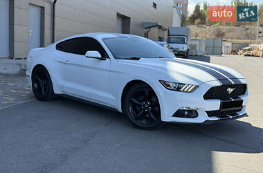 Купе Ford Mustang 2015 в 