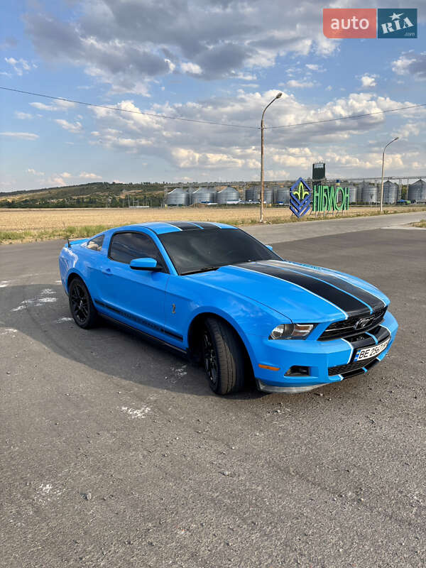 Купе Ford Mustang 2011 в Вознесенске