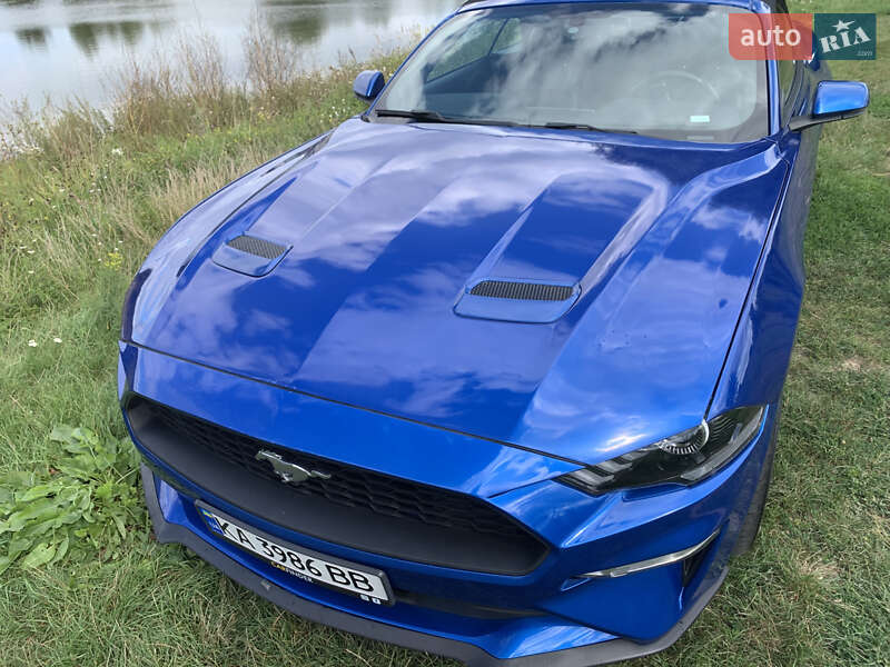 Кабриолет Ford Mustang 2018 в Киеве