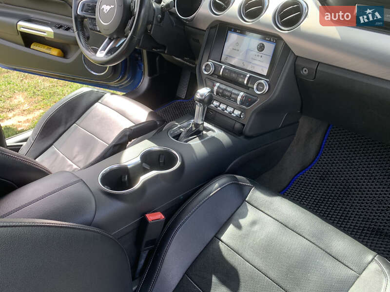 Кабриолет Ford Mustang 2018 в Киеве