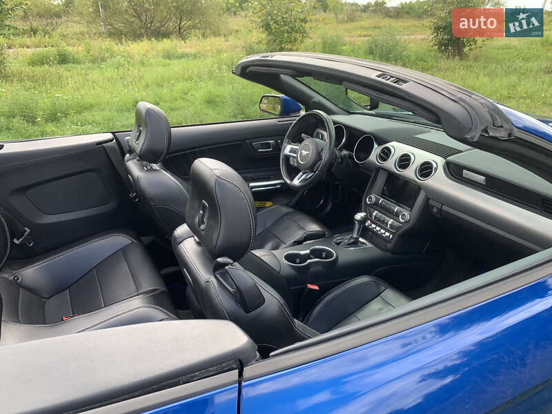 Кабриолет Ford Mustang 2018 в Киеве