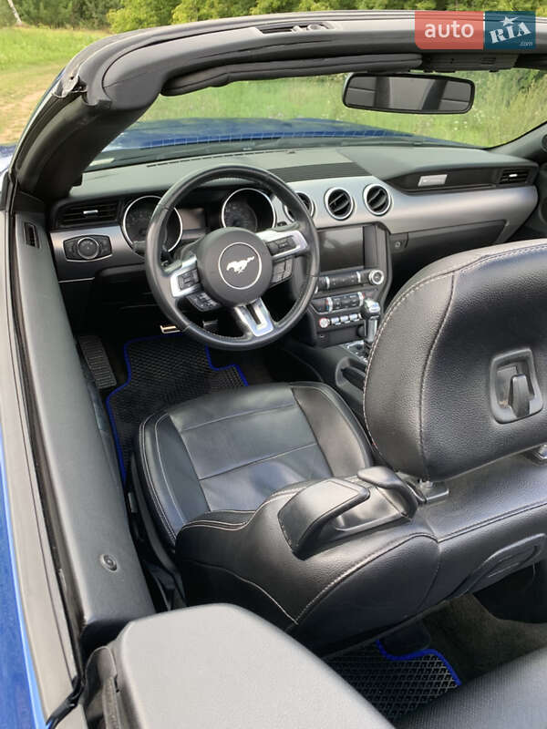 Кабриолет Ford Mustang 2018 в Киеве