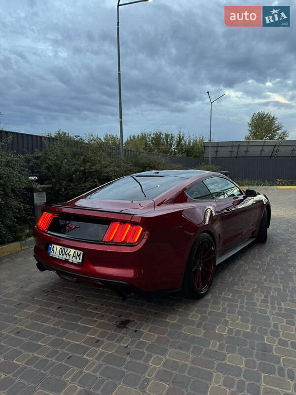 Купе Ford Mustang 2015 в Киеве