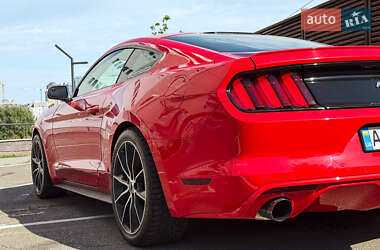 Купе Ford Mustang 2015 в 