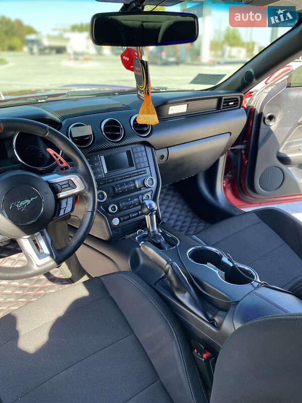 Купе Ford Mustang 2016 в Тульчине