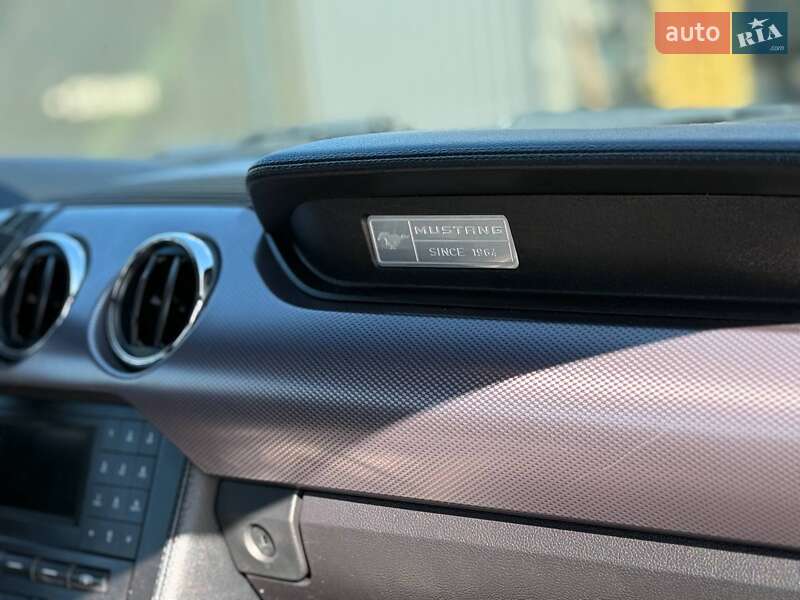 Купе Ford Mustang 2016 в Киеве фото 23 Купе Ford Mustang 2016 в Киеве