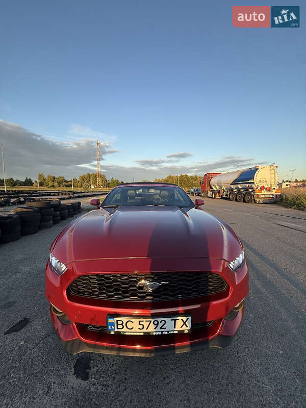 Кабриолет Ford Mustang 2016 в Львове