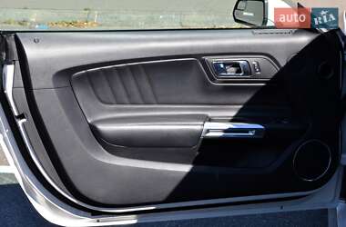 Купе Ford Mustang 2017 в 