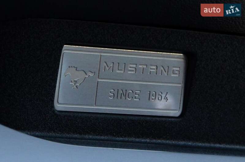 Купе Ford Mustang 2017 в Киеве