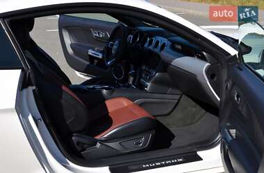 Купе Ford Mustang 2017 в 