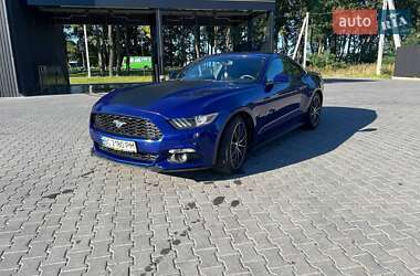 Купе Ford Mustang 2015 в 