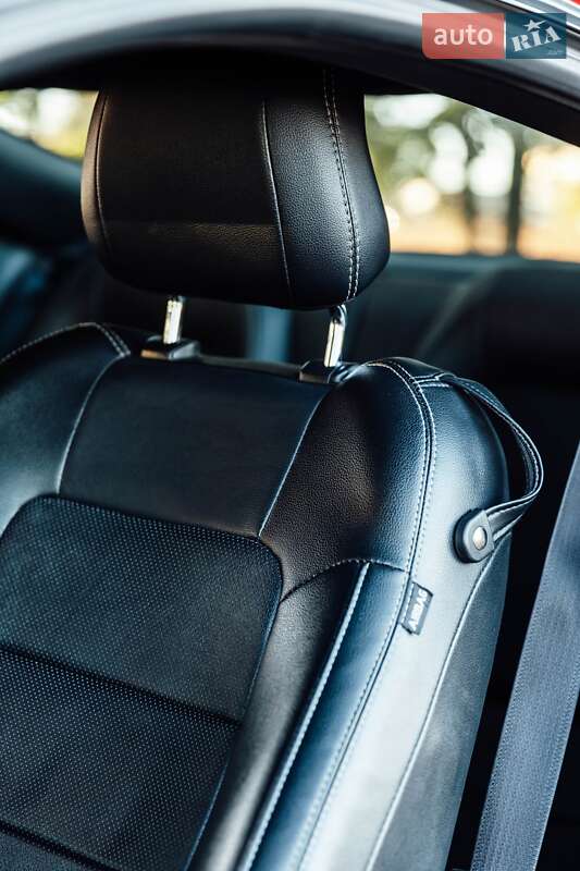 Купе Ford Mustang 2015 в Киеве
