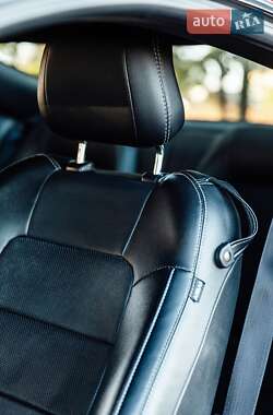 Купе Ford Mustang 2015 в 