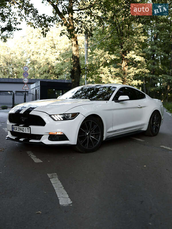 Купе Ford Mustang 2015 в Ужгороде
