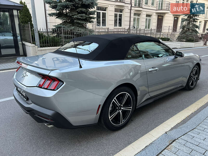 Кабриолет Ford Mustang 2024 в Киеве