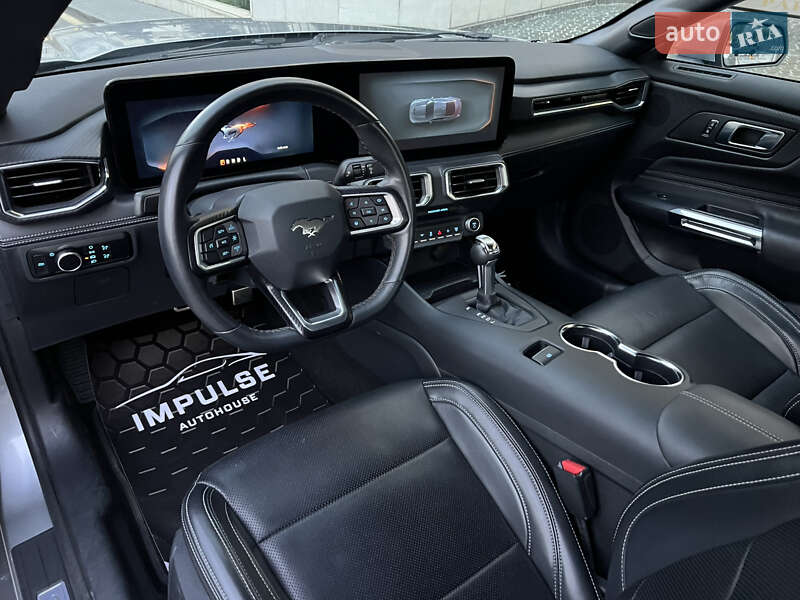 Кабриолет Ford Mustang 2024 в Киеве