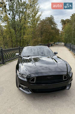 Купе Ford Mustang 2015 в 