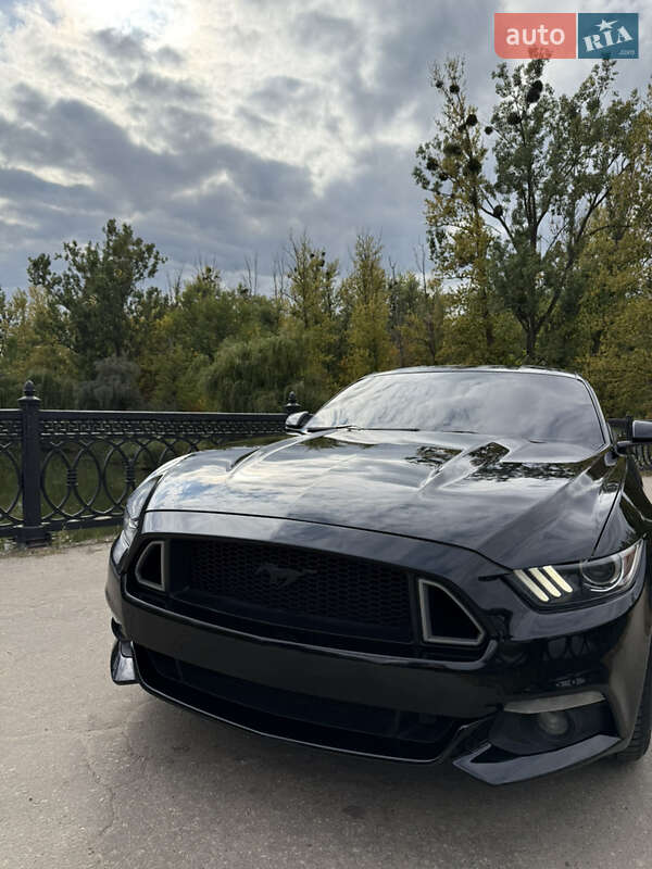 Купе Ford Mustang 2015 в Харкові