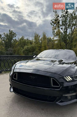 Купе Ford Mustang 2015 в 
