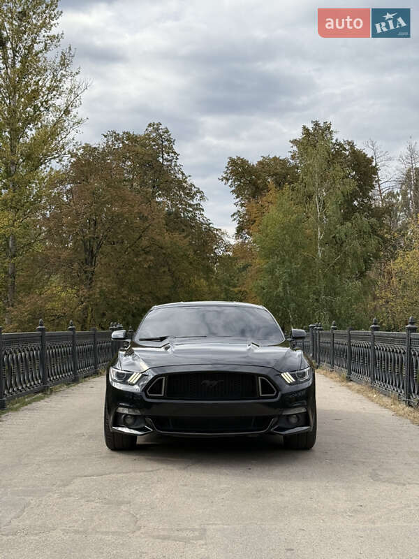 Купе Ford Mustang 2015 в Харкові