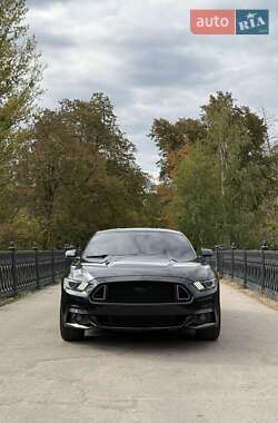 Купе Ford Mustang 2015 в 