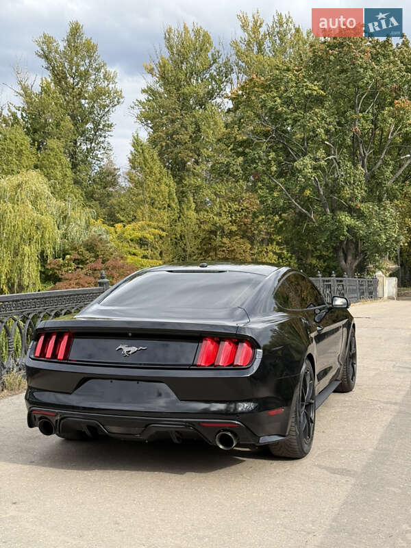 Купе Ford Mustang 2015 в Харкові