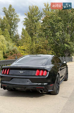 Купе Ford Mustang 2015 в 