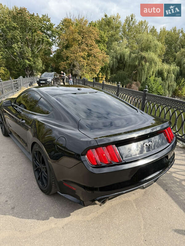Купе Ford Mustang 2015 в Харкові