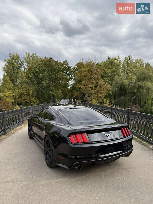 Купе Ford Mustang 2015 в Харкові